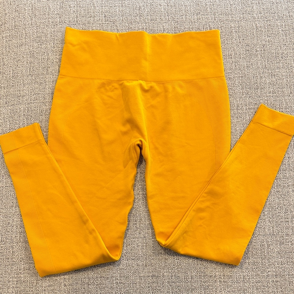 SET Active Golden Yellow Leggings